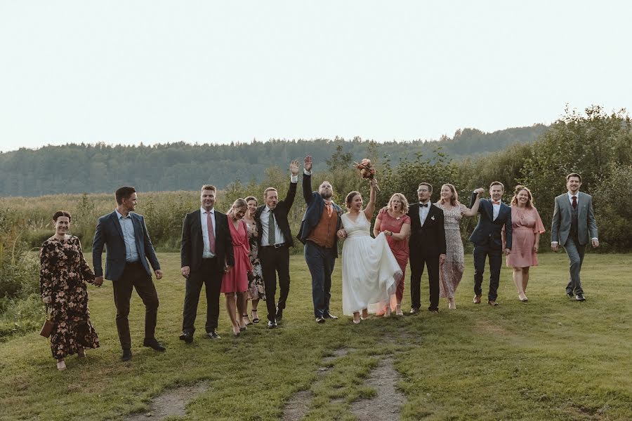 Fotógrafo de bodas Salla Vesa-Tikkanen (kuvaajalahti). Foto del 15 de diciembre 2022