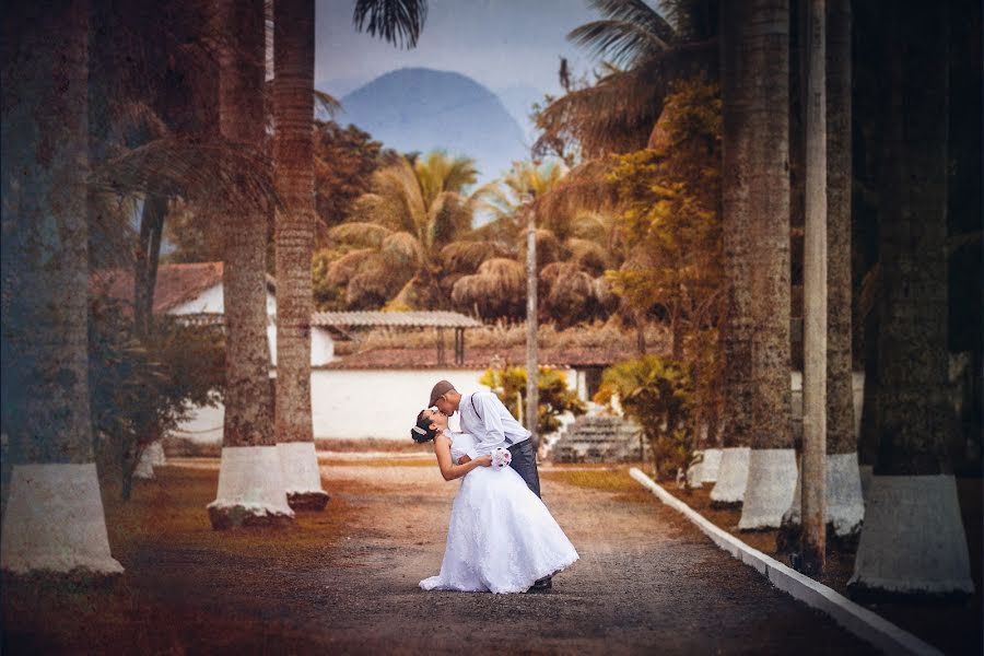 Wedding photographer Adilson Teixeira (adilsonteixeira). Photo of 1 May 2017