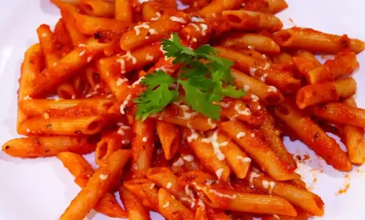 Veg Pink Cheesy Pasta + Finger Chips