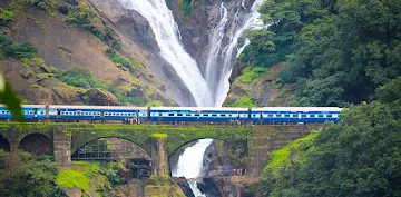 dudhsagar-falls-best-places-to-visit-nearby-goa_image