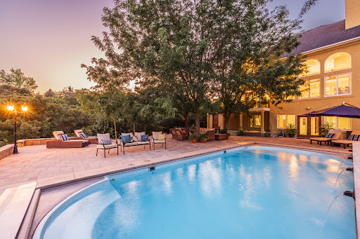 Maison avec piscine et jardin 5