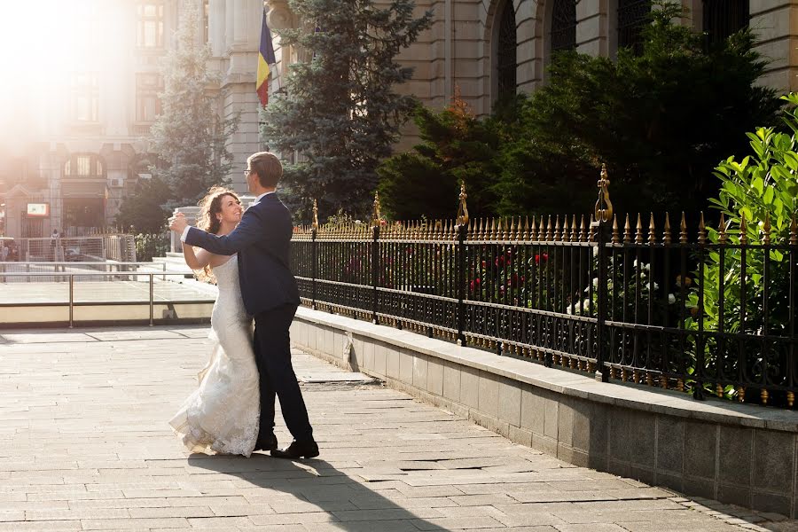 Fotografo di matrimoni Alex Constantinescu (lensofalex). Foto del 17 gennaio 2018