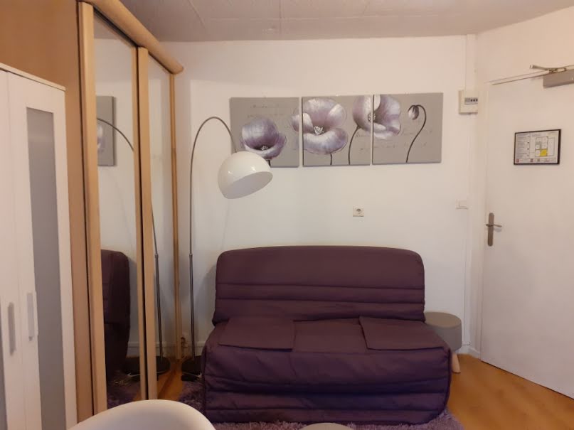 Location meublée appartement 1 pièce 15 m² à Maisons-Alfort (94700), 750 €