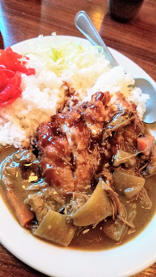 Shigezo has on their happy menu this great Chicken Katsu Curry, a panko fried chicken breast on top of beef curry with shredded cabbage and rice.