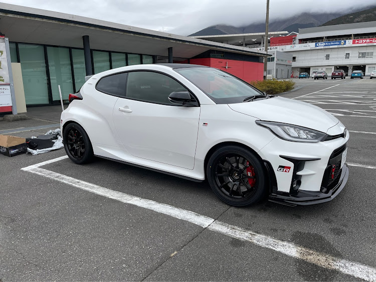 GRヤリスの富士スピードウェイ・最高速・サーキット・車検対応仕様・リミッターカットに関するカスタム事例の投稿画像1枚目
