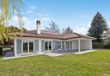 Maison avec jardin et terrasse 2