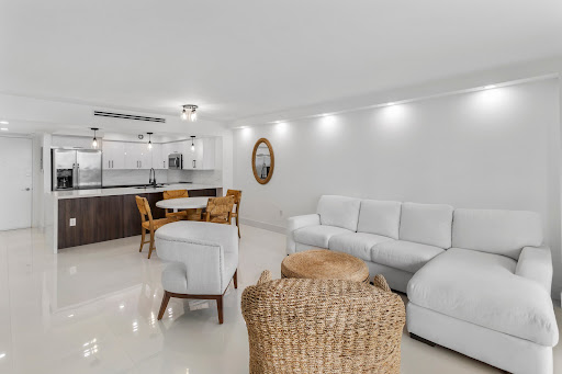 Apartment with pool 5
