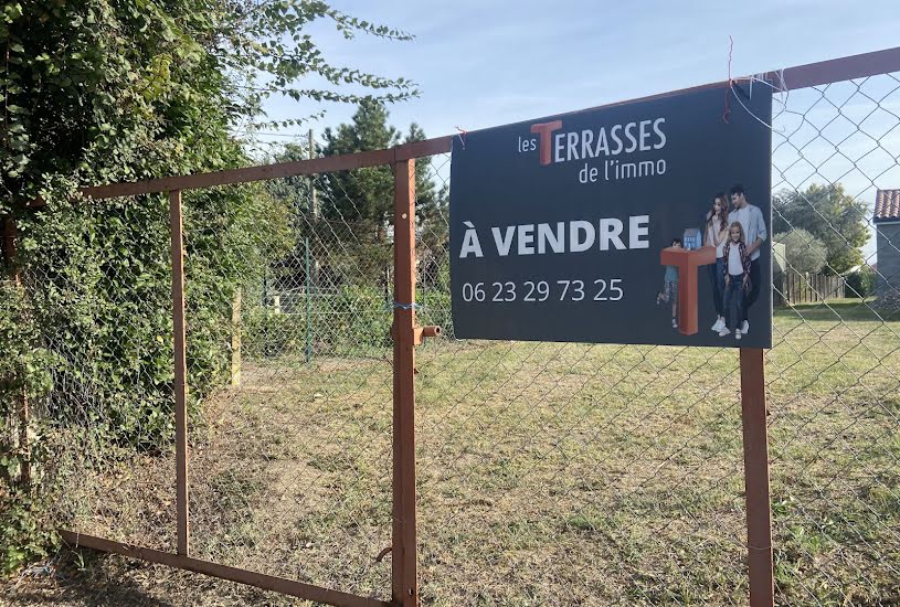  Vente Terrain à bâtir - 930m² à Saint-Romain-le-Puy (42610) 