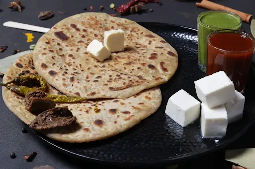 Paneer Paratha 1pcs(dahi,chutney,achaar