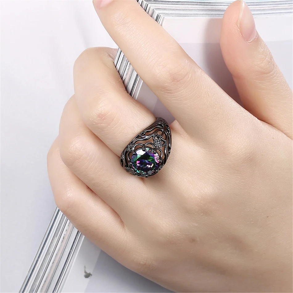 Mode Kleur Zirkoon Holle Creatieve Nieuwe Zwart Gouden Ring. Een stijlvolle ring die je outfit compleet maakt en je look een moderne uitstraling geeft.