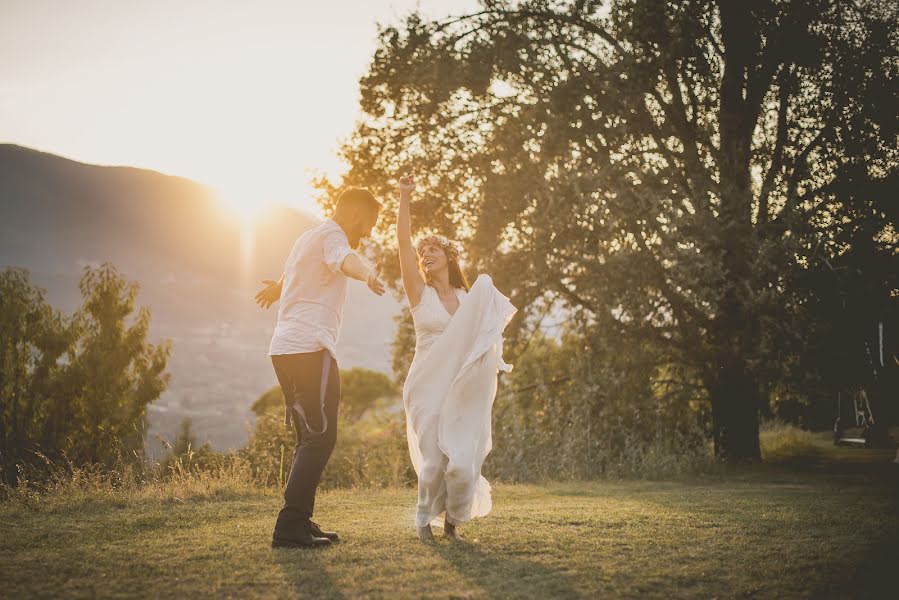 Fotografo di matrimoni Andrea Viviani (viviani). Foto del 24 marzo 2022