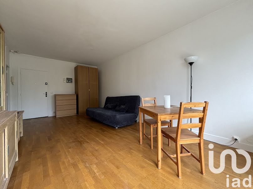 Location meublée appartement 1 pièce 32 m² à Le Plessis-Robinson (92350), 950 €