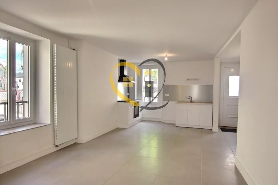 Vente propriété  100 m² à Saint-Martin-d'Auxigny (18110), 110 000 €