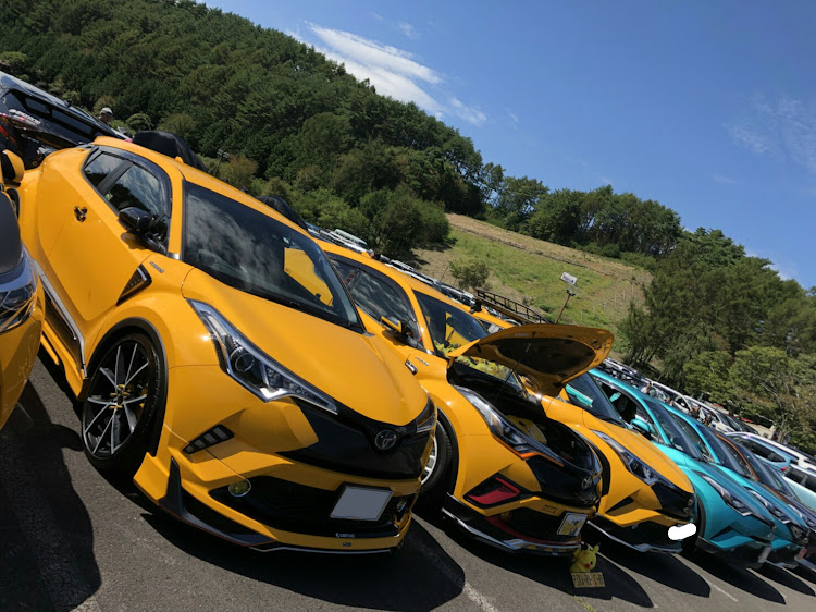 C-HRのチロルの森オフ会・長野県・圧巻の台数・各色に関するカスタム事例の投稿画像1枚目