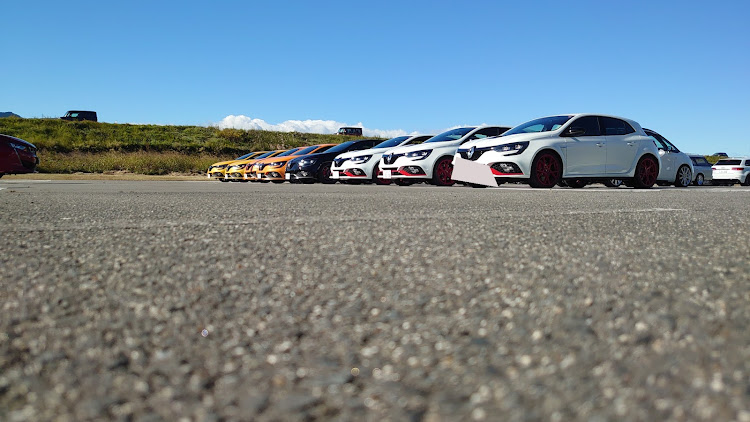 メガーヌ ハッチバックのFrenchmeeting🇲🇫・BB5MP・ルノー好きな人と繋がりたい・国営木曽三川公園・3/47 トロフィーRに関するカスタム事例の投稿画像4枚目