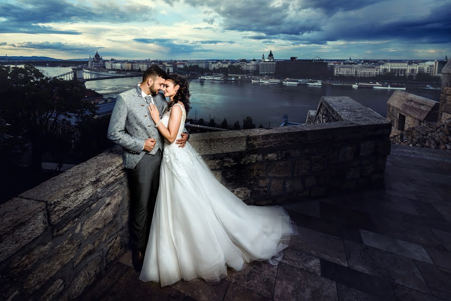 Fotografo di matrimoni Tibor Kaszab (weddingfantasyhu). Foto del 1 giugno 2020