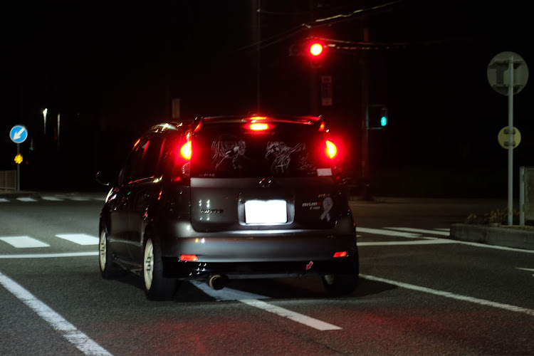 ノートのテールランプのこだわり・７月もよろしくお願いいたします・斜め45度の美学・初代ノート・信号待ちに関するカスタム事例の投稿画像1枚目