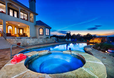 Maison avec piscine et terrasse 10