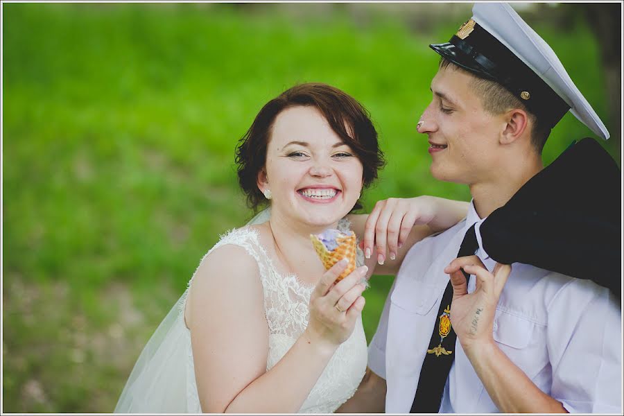 Wedding photographer Oksana Litvinenko (sunnylight). Photo of 4 July 2014