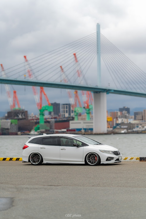 ジェイドのSSR wheels・海と愛車・曇り空と愛車・埠頭撮影・福岡カメ活スポットに関するカスタム事例の投稿画像1枚目