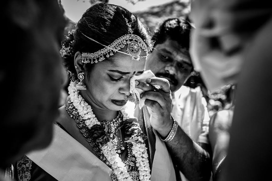 Fotografo di matrimoni Elena Shapetko (elenashapetko). Foto del 16 novembre 2019