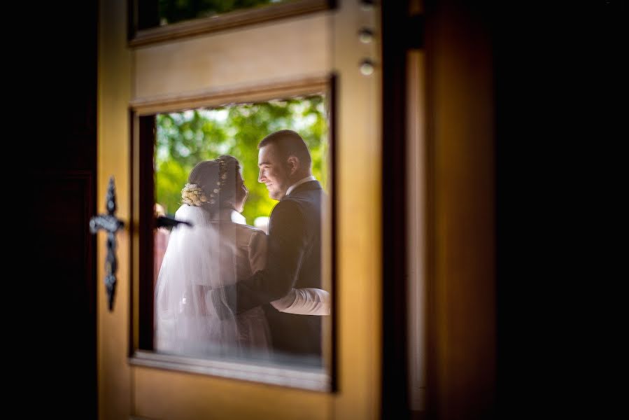 Fotógrafo de casamento Dariusz Łuka (dariuszluka). Foto de 22 de outubro 2019