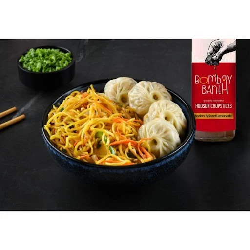 Veg Momos (4 Pcs) + Chilli Garlic Noodles + Beverage