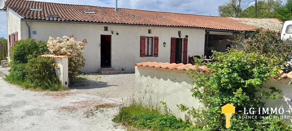 Vente maison 5 pièces 220 m² à Semoussac (17150), 238 250 €