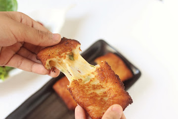 Easy & Spicy Cheese Bread Roll