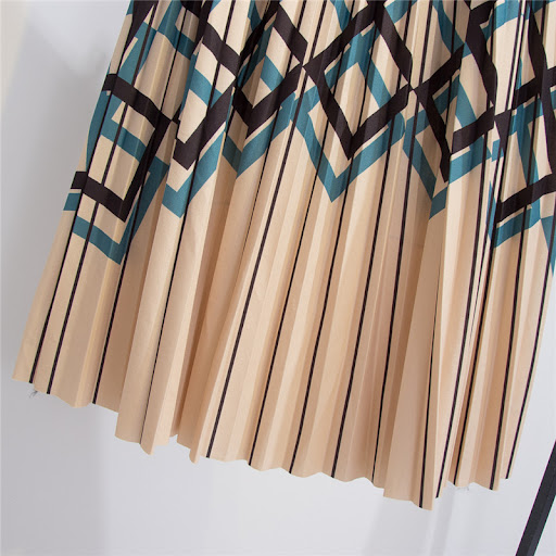 Title 11, Womens Graceful Geometric Striped Pleated Skir...