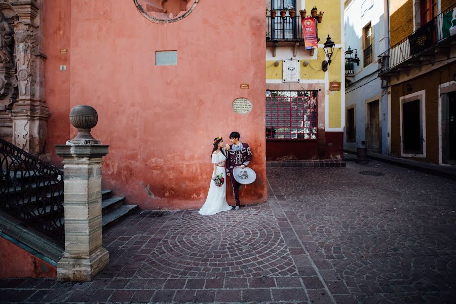 Kāzu fotogrāfs Carlos Mendoza Aguilar (carlospuntoblu). Fotogrāfija: 10. maijs 2019