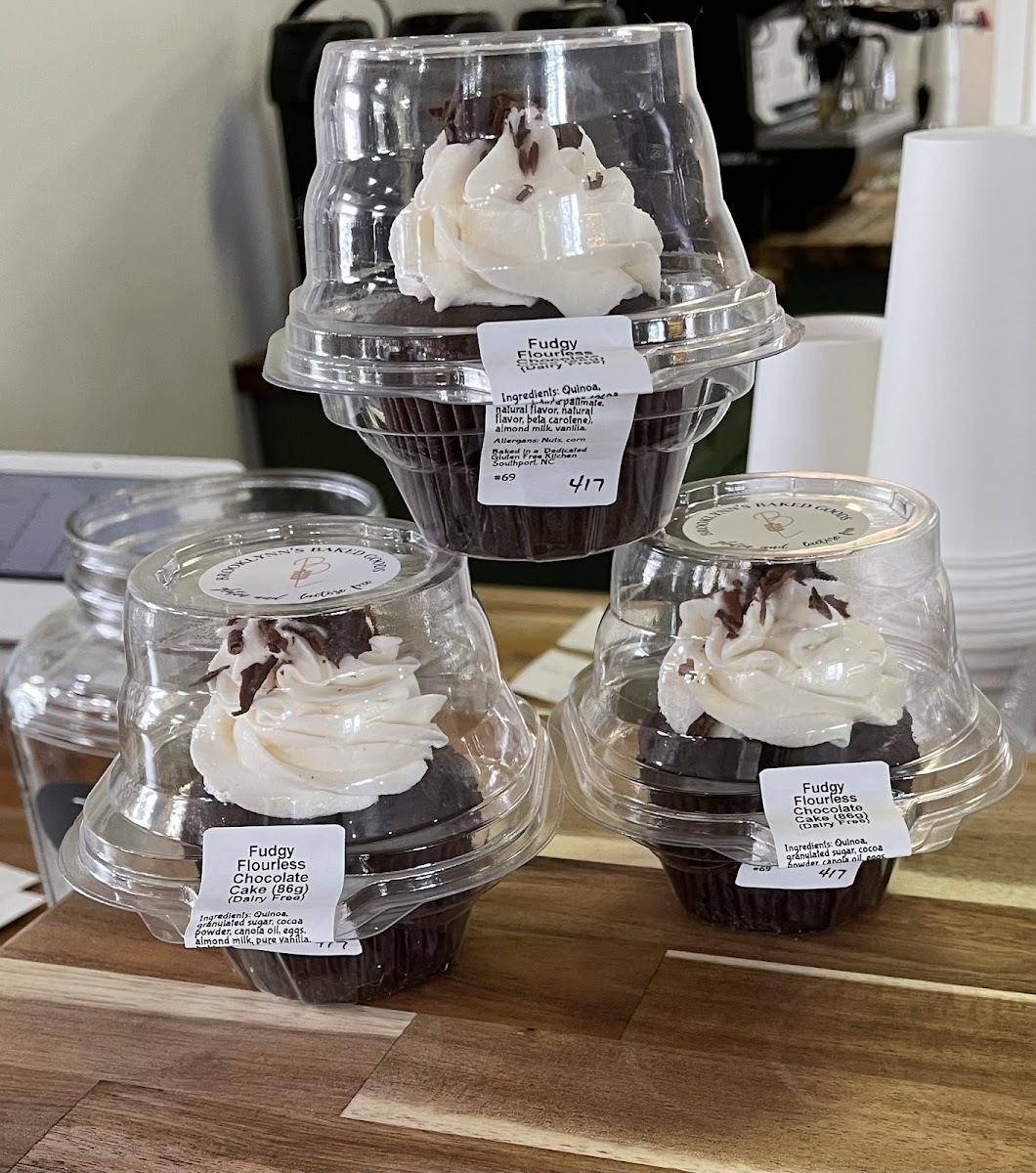 Flourless fudgy cupcake