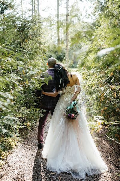 Fotografo di matrimoni Vladlena Kuzmina (vladlenakuzmina). Foto del 6 aprile 2020