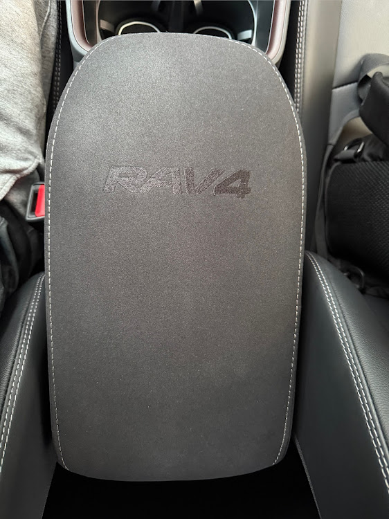 RAV4の内装インテリアに関するカスタム事例の投稿画像7枚目