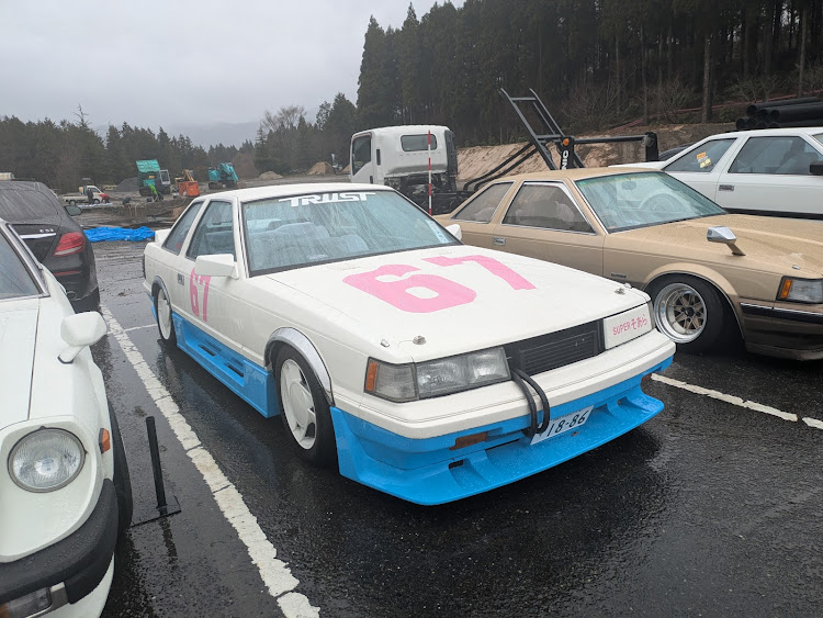 スカイラインの西組・蒜山チャリティミーティング・山をなめてはいけません・まだ雪が残ってます・ヒロスーパーシルエットに関するカスタム事例の投稿画像5枚目