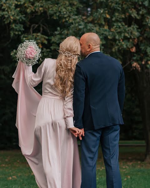 Wedding photographer Anna Paveleva (victories). Photo of 17 October 2019