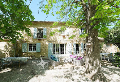 House with pool and terrace 8