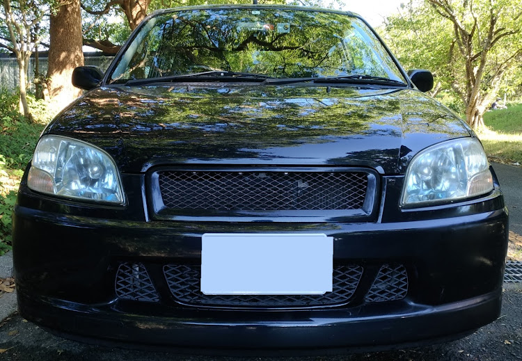 スイフトスポーツのヘッドライト磨き&コーティング・DIYに関するカスタム事例の投稿画像1枚目