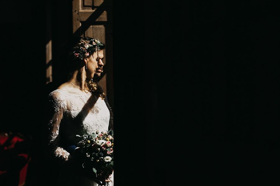 Wedding photographer Veres Izolda (izolda). Photo of 15 February 2019