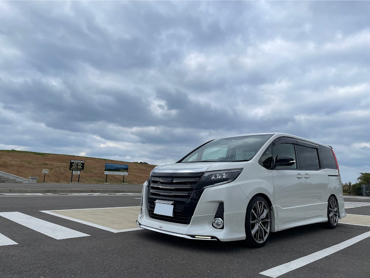 ノアのノア80・ホイール交換・クレンツェヴェラーエ・車検に関するカスタム事例の投稿画像1枚目