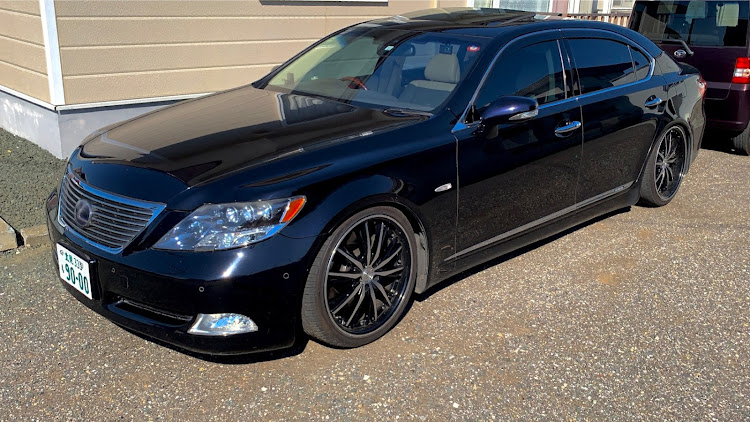 LSのLS600hl・LS600h・LS460Lに関するカスタム事例の投稿画像3枚目