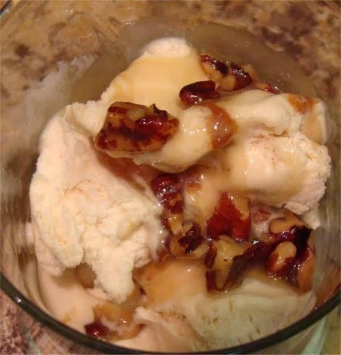 Grandma's Old Fashioned Butter Pecan Sundae