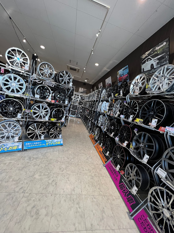 ハリアーのドライブ・洗車したい・タイヤこうかーーーん・待ち時間が暇。笑・Fuji special brandに関するカスタム事例の投稿画像2枚目
