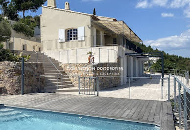 Villa with pool and terrace 4