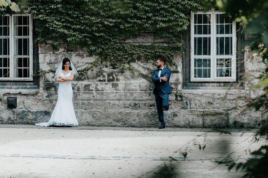 Fotografo di matrimoni Imre Bellon (imrebellon). Foto del 2 dicembre 2018