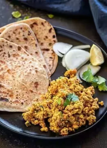 Paneer Bhurji With 3 Chapati/Paratha