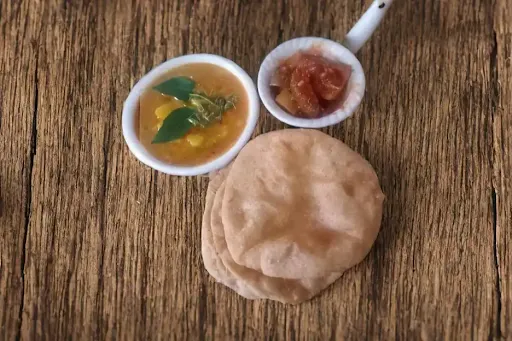 Aloo Poori [4 Poori] With Aloo Tomato Sabji And Achar