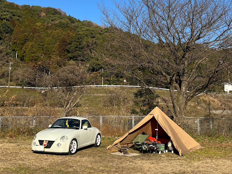 コペンのあけましておめでとうございます・オープンカーでキャンプ・キャンプ・年明け・しめ縄に関するカスタム事例の投稿画像1枚目
