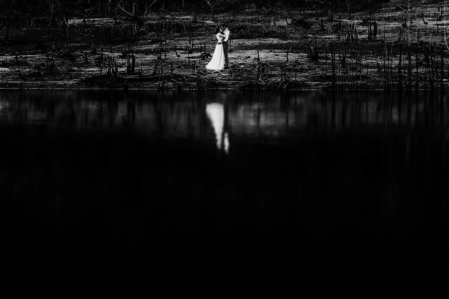 結婚式の写真家Linh Kha Nguyen (linhkhafoto)。2021 4月13日の写真