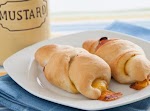 Crescent rolls filled with Ham and Cheese. Perfect for lunch or a fun after school snack.